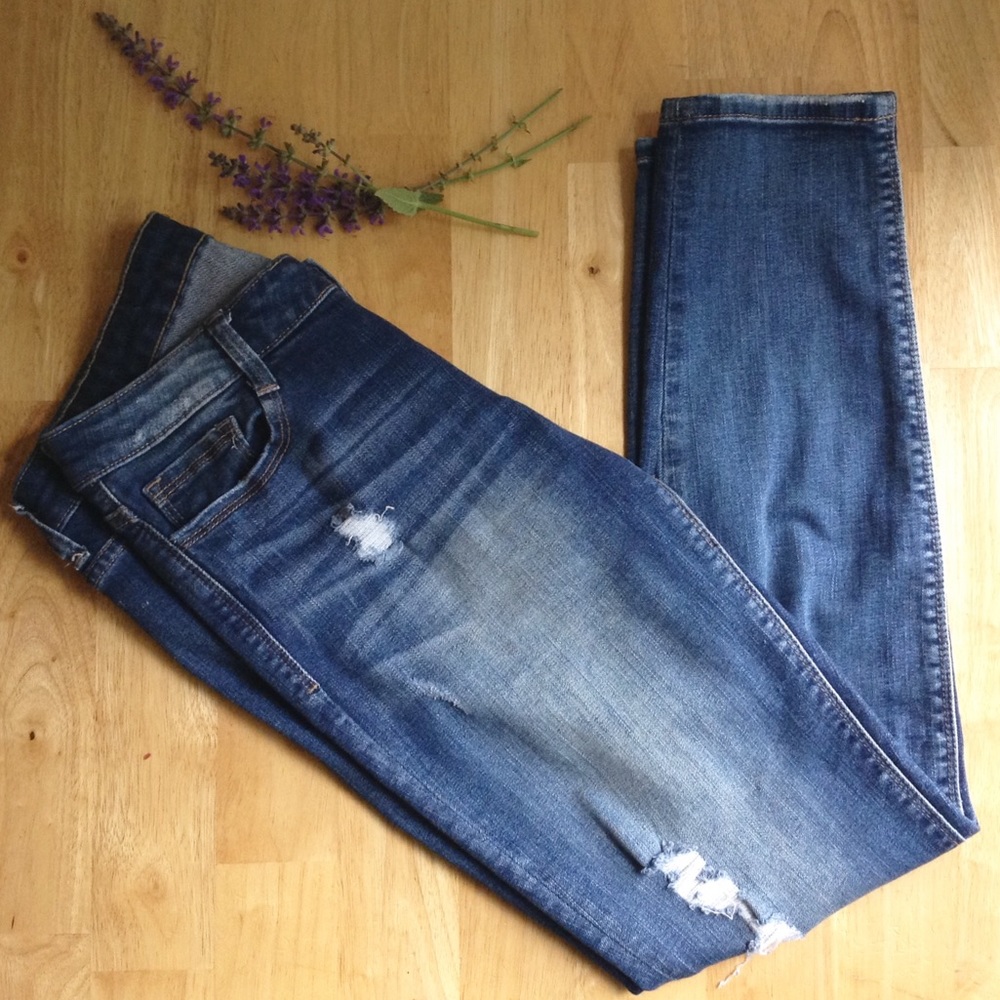 Forever 21 distressed skinny jeans | size 26